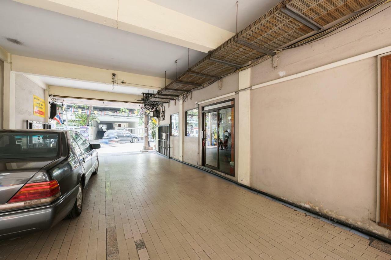 Oyo 110 Old Town Hotel Bangkok Dış mekan fotoğraf